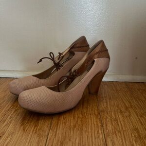 Lirio Portugal Leather Heels